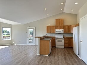 381 Dolphin Ave NE in Ocean Shores, WA - Building Photo - Building Photo