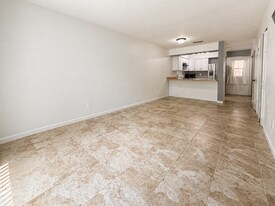 2201 SW 39 Dr in Gainesville, FL - Building Photo