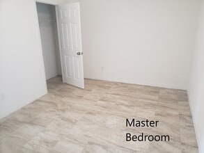 5666 United Ct in Gulf Breeze, FL - Building Photo - Building Photo