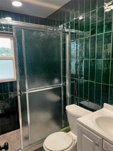 307 Emerson Pl in Valley Stream, NY - Foto de edificio - Building Photo