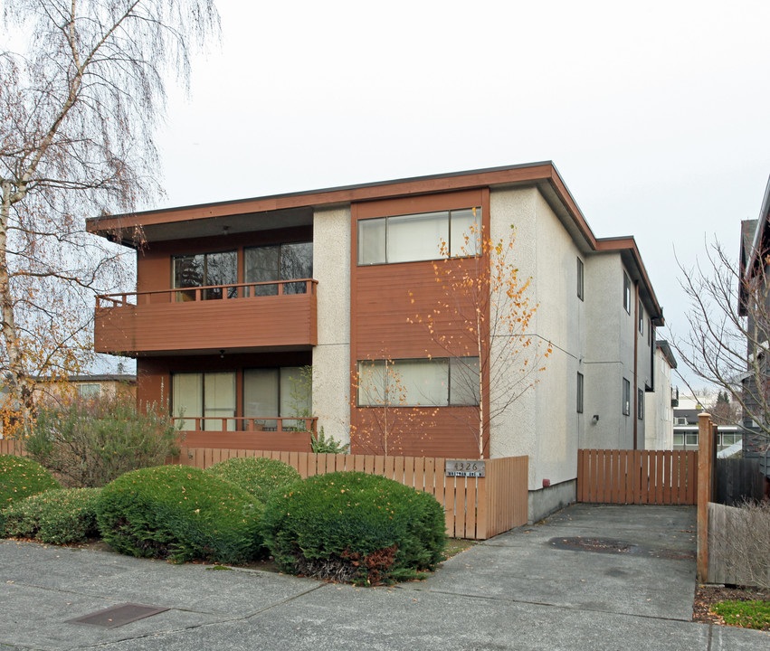 4326 Whitman Ave in Seattle, WA - Building Photo