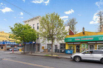 903 Wyckoff Ave in Ridgewood, NY - Building Photo - Building Photo