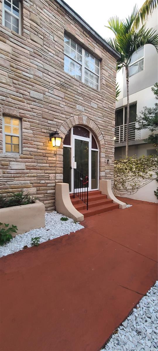 828 Pennsylvania Ave in Miami Beach, FL - Building Photo - Building Photo