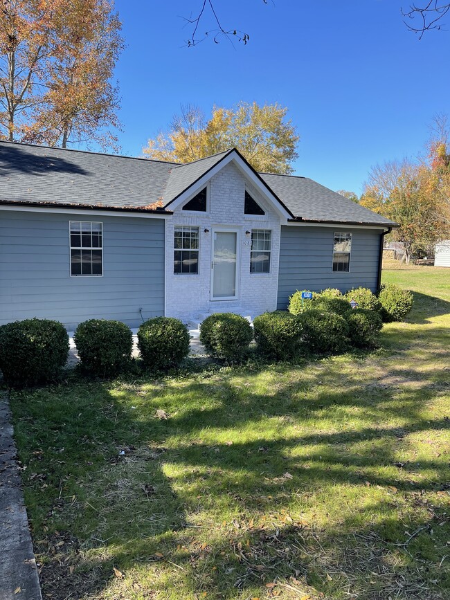 property at 1081 Prior Cir