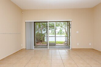 705 SW 122nd Ave in Pembroke Pines, FL - Building Photo - Building Photo