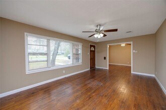 304 Harris Blvd in Conroe, TX - Building Photo - Building Photo