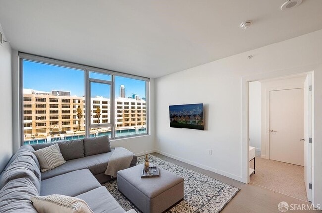 1000 3rd St, Unit 704 in San Francisco, CA - Foto de edificio - Building Photo
