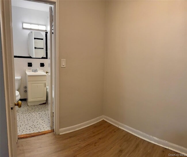 3 Sadore Ln in Yonkers, NY - Building Photo - Building Photo