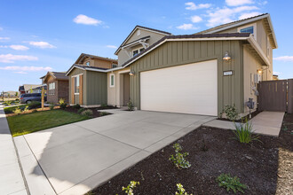 5919 Lakestone Dr in Sacramento, CA - Building Photo - Building Photo