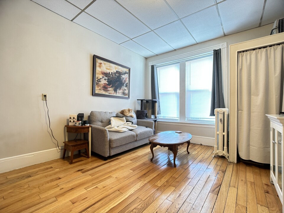 25 Linden St, Unit 4B in Boston, MA - Building Photo