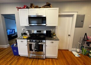 74 Frederick Ave in Medford, MA - Foto de edificio - Building Photo