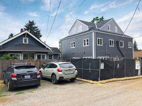 Stock in Portland, OR - Foto de edificio - Primary Photo