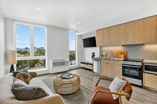 Holloway in Portland, OR - Building Photo