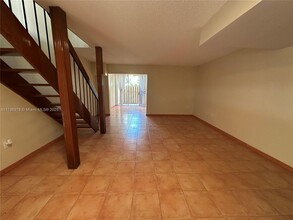8931 NE 4th Avenue Rd in Miami Shores, FL - Building Photo - Building Photo