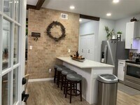 840 Threadneedle St photo'