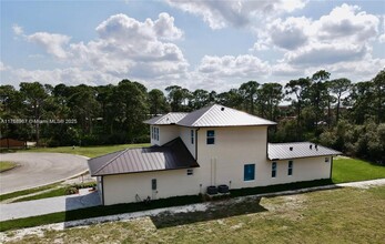 149 Southeast Cor. Arno in Port St. Lucie, FL - Building Photo - Building Photo