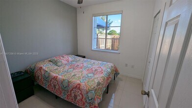 16562 SW 71st Ter in Miami, FL - Building Photo - Building Photo