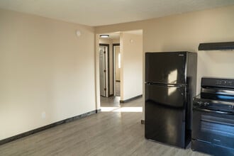 412 E Market St, Unit B in Crawfordsville, IN - Foto de edificio - Building Photo