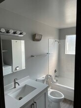 345 NW Robert St, Unit B in Pullman, WA - Building Photo - Building Photo