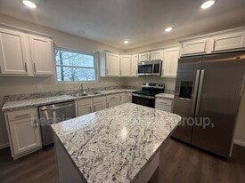 85 Christian Ct in Hurricane, WV - Building Photo