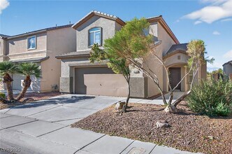 8113 Celina Hills St in Las Vegas, NV - Building Photo - Building Photo