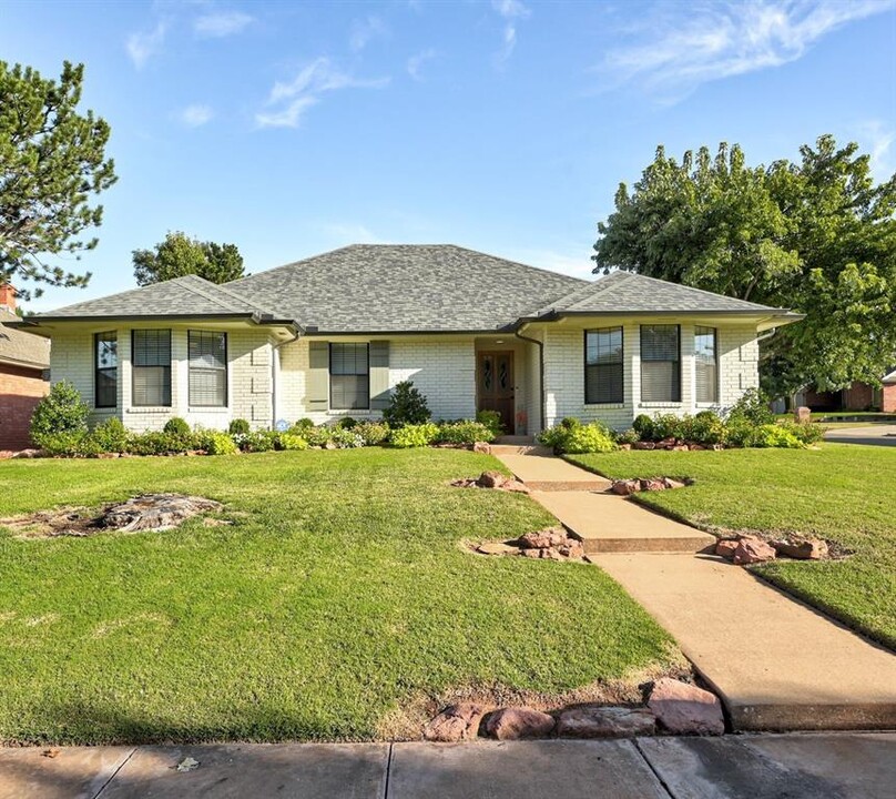 2313 Santa Fe Terrace in Edmond, OK - Building Photo