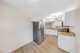 8977 Wiles Rd in Coral Springs, FL - Building Photo - Building Photo