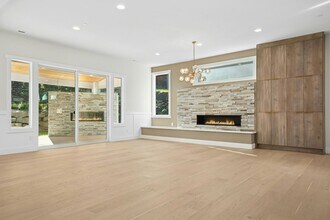 955 103rd Ave SE in Bellevue, WA - Building Photo - Building Photo