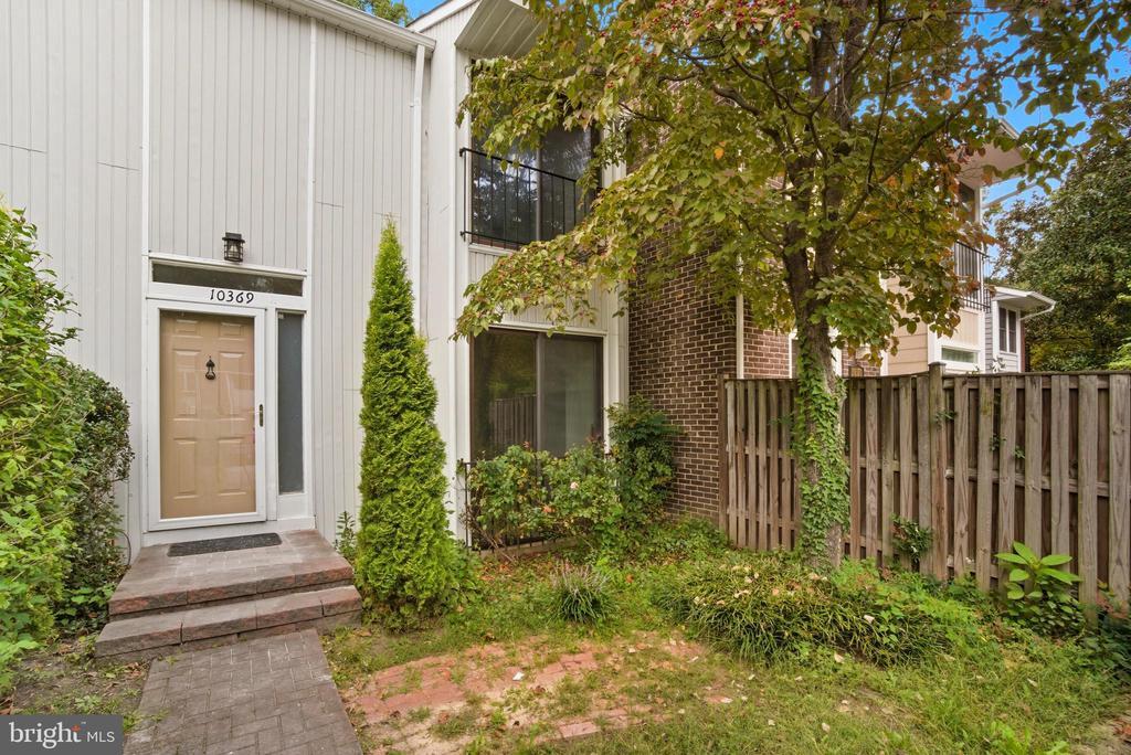 10369 May Wind Ct in Columbia, MD - Building Photo