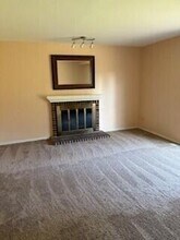 1887 Fleetwood Dr in Troy, MI - Building Photo - Building Photo