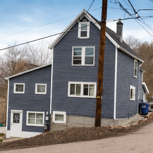 900 E Houghton Ave in Houghton, MI - Building Photo - Building Photo