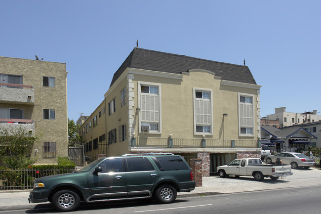 222-224 S Normandie Ave in Los Angeles, CA - Foto de edificio - Building Photo