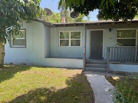 1911 Boston Ave in Fort Pierce, FL - Building Photo