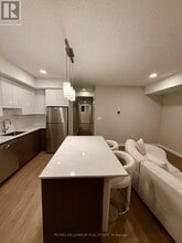 708 Woolwich St in Guelph, ON - Building Photo - Building Photo
