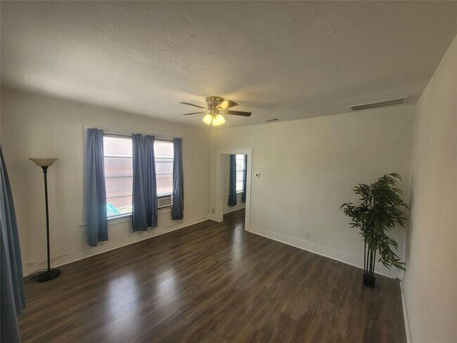 1415 Lombardy St in Houston, TX - Building Photo - Building Photo