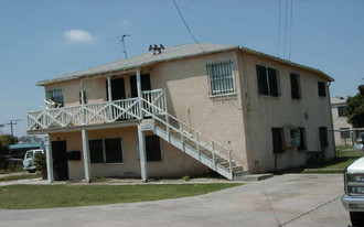 1917-1919 N Santa Fe Ave Apartments