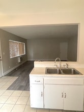 562 Silverwood Ave in Upland, CA - Foto de edificio - Building Photo