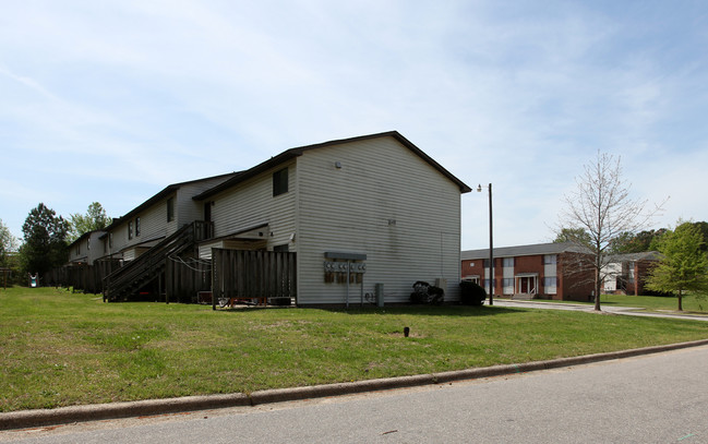 Cambridge Apartments in Zebulon, NC - Building Photo - Building Photo