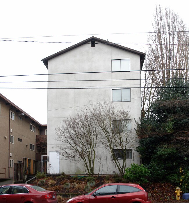 5028 N.E. 11th Ave in Seattle, WA - Building Photo - Building Photo