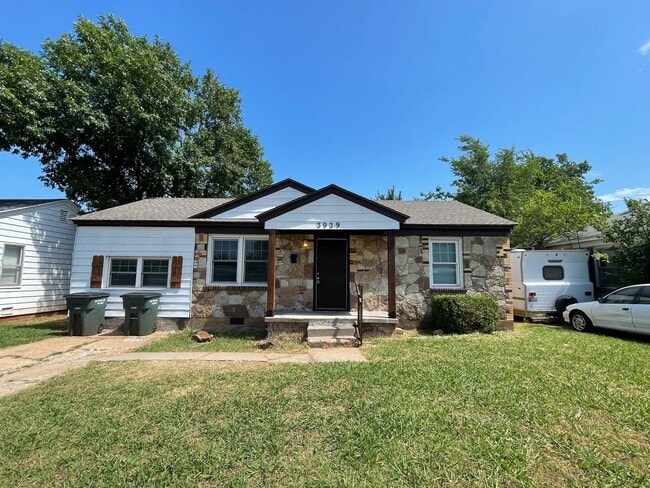 property at 3929 SE 22nd St