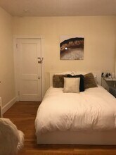 1122 Commonwealth Ave in Boston, MA - Foto de edificio - Building Photo