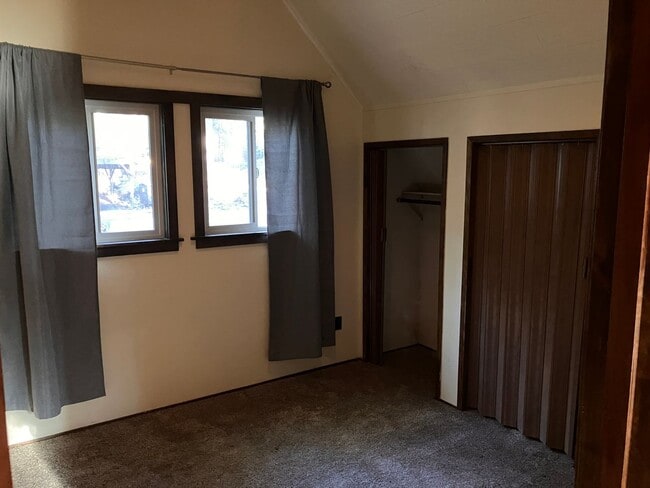 1587 Crystal Air Dr in South Lake Tahoe, CA - Building Photo - Building Photo