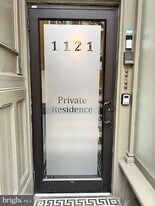 1121 Walnut St, Unit 2R in Philadelphia, PA - Building Photo