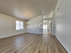 7313 E Laguna Azul Ave in Mesa, AZ - Building Photo - Building Photo