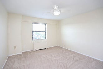 Maxon Towers in Squirrel Hill, PA - Building Photo - Interior Photo