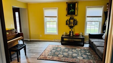 W174N5125 Mulberry Ln in Menomonee Falls, WI - Building Photo - Building Photo