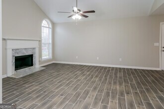 312 Harris Ave in Locust Grove, GA - Foto de edificio - Building Photo