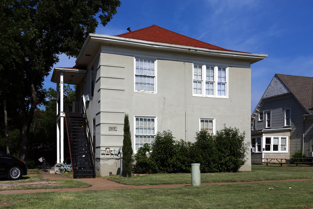 213 N Jackson in Edmond, OK - Building Photo