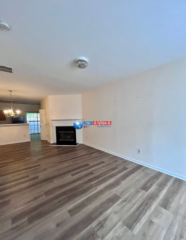 905 Redwood Dr NW in Norcross, GA - Foto de edificio - Building Photo