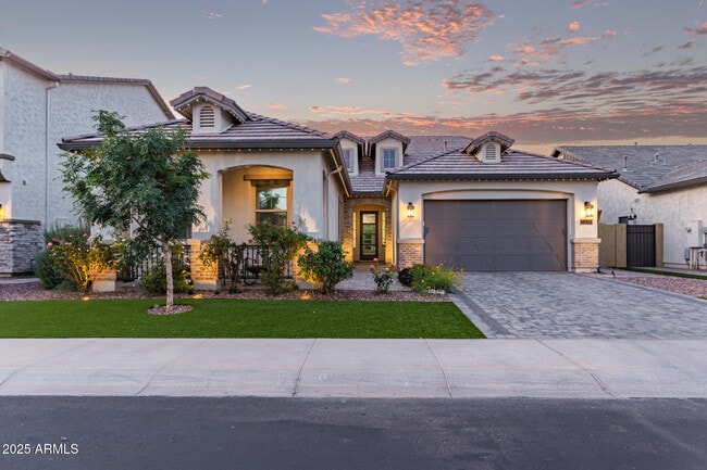 2316 E Canary Dr
